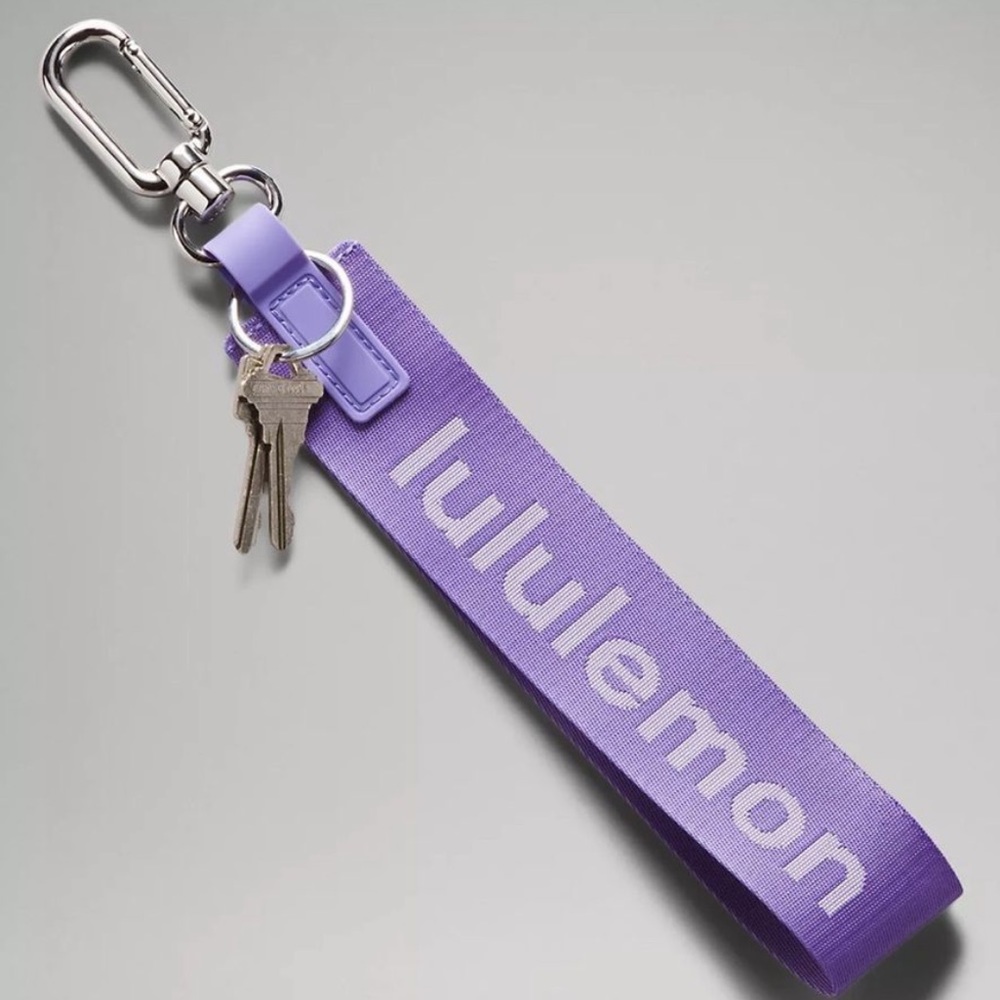 LULULEMON RARE DARK LAVENDER NEVER LOST KEYCHAIN